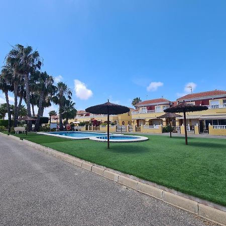 2 Bedroom Property In Closed Urbanisation Torrevieja Extérieur photo