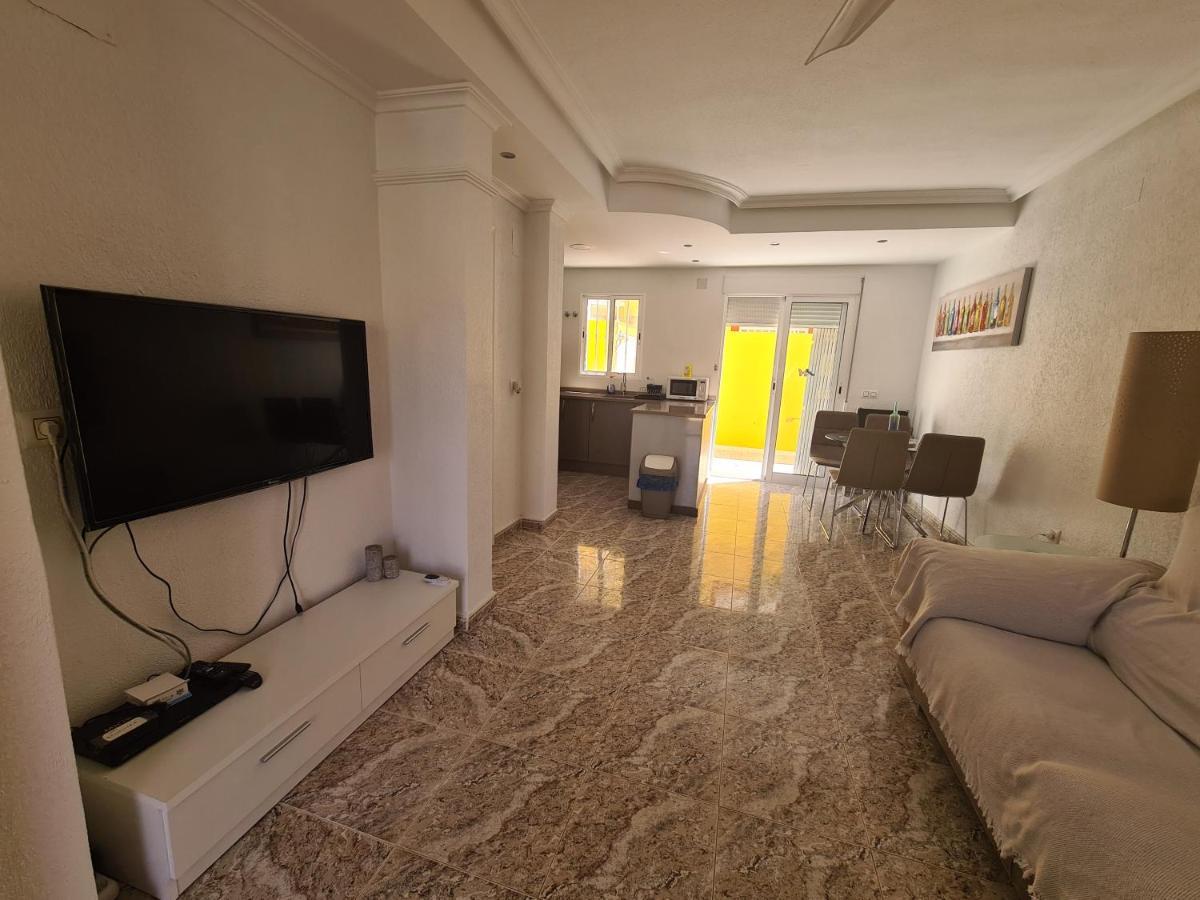 2 Bedroom Property In Closed Urbanisation Torrevieja Extérieur photo