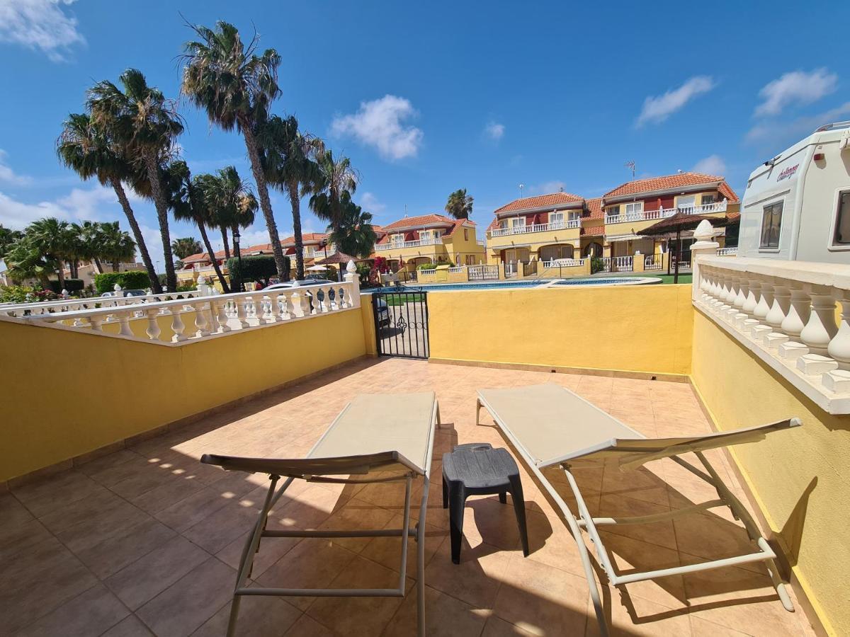 2 Bedroom Property In Closed Urbanisation Torrevieja Extérieur photo