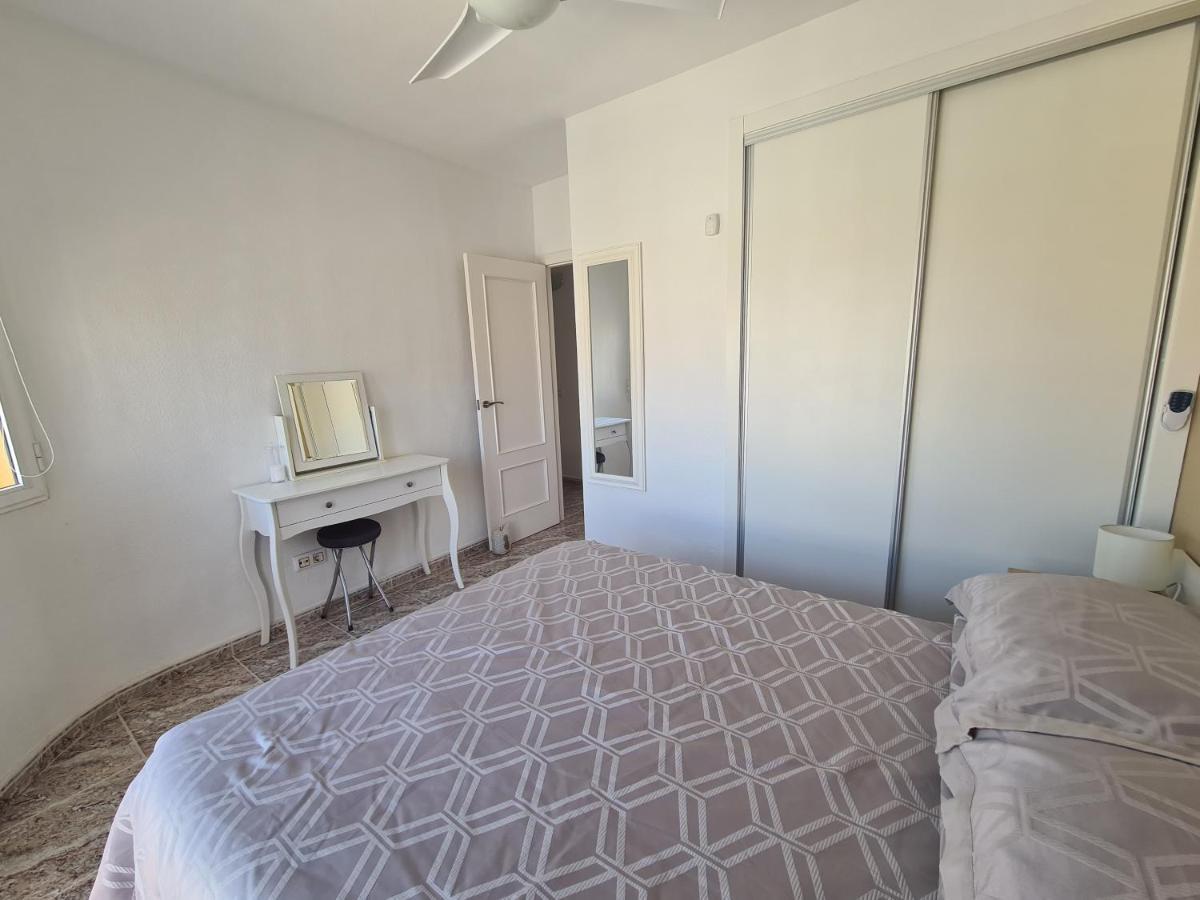 2 Bedroom Property In Closed Urbanisation Torrevieja Extérieur photo